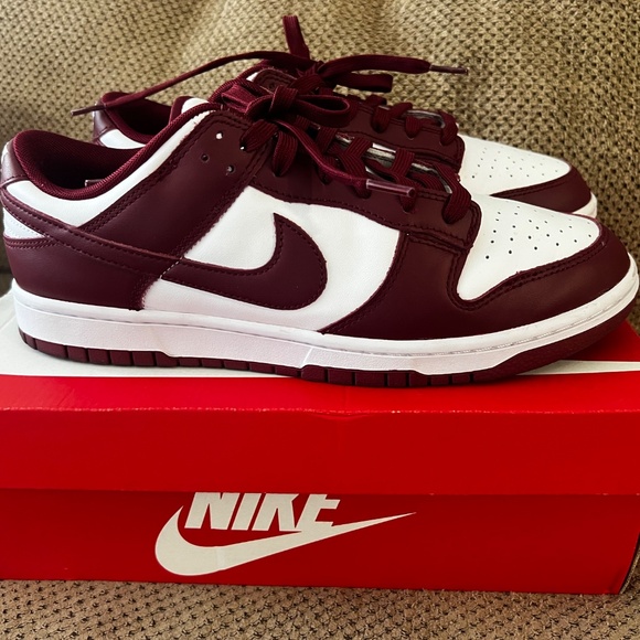Nike Dunk Low Retro - Picture 2 of 5